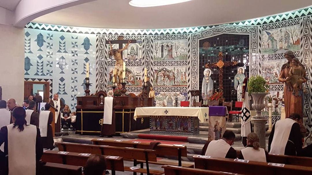 El Cristo de la Noche Oscura en el altar del santuario de María Auxiliadora 