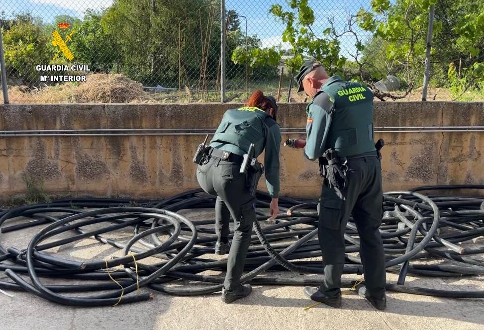 La Guardia Civil de Ayerbe durante la investigación