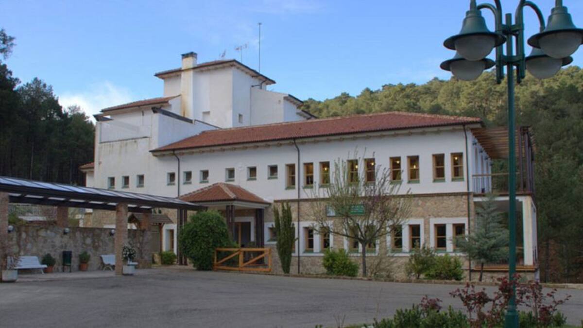 Los trabajadores de la Residencia de Tiempo Libre de Siles, en un limbo legal