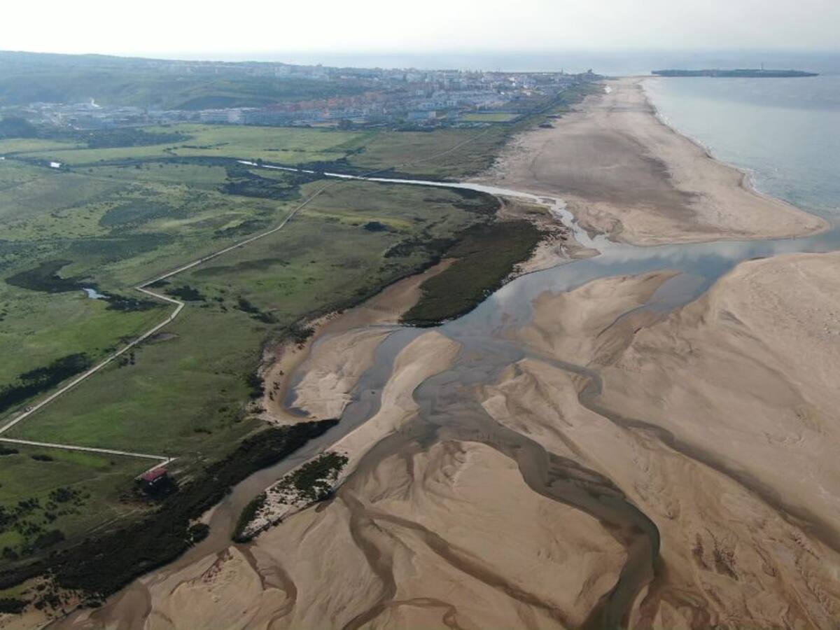 La Junta refuerza las labores de vigilancia en el Parque Natural del Estrecho