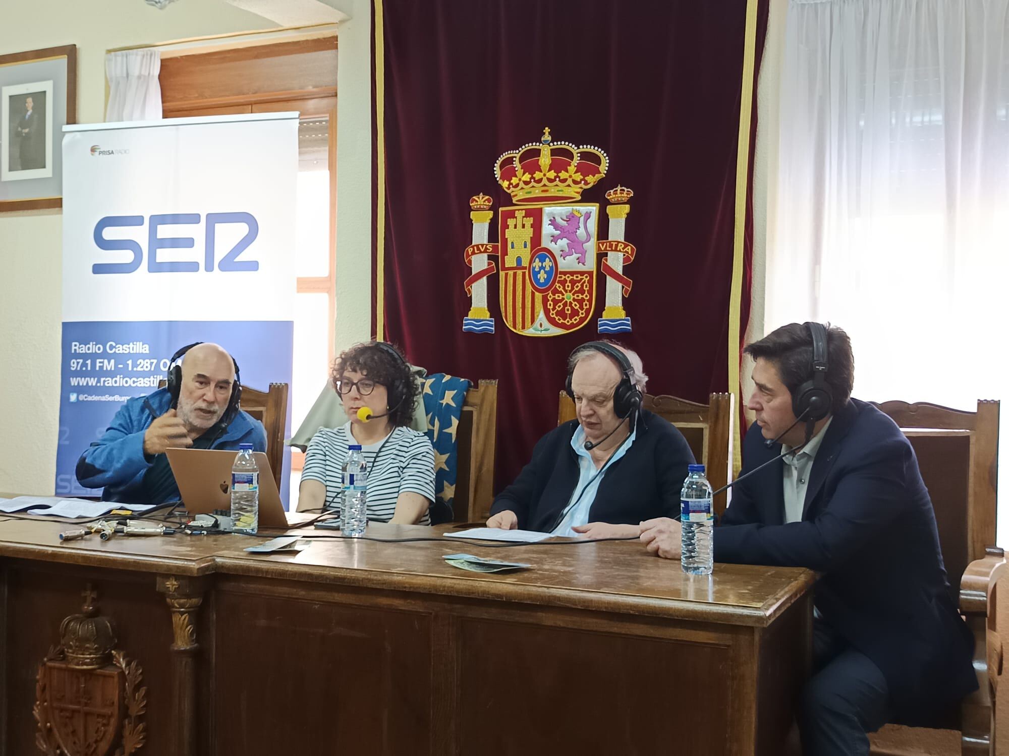 Hoy por Hoy desde el Ayuntamiento de Silos con &#039;&#039;los vividores&#039;&#039; Enrique del Rivero y Paco Berciano, y el alcalde Emeterio Martín