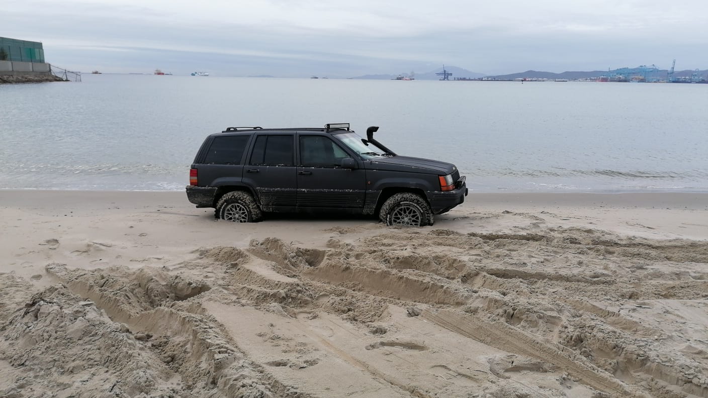 Vehículo incautado en la playa de Palmones