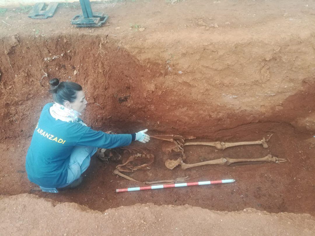 Uno de los cuerpos encontrados en el cementerio de ses Figueretes.