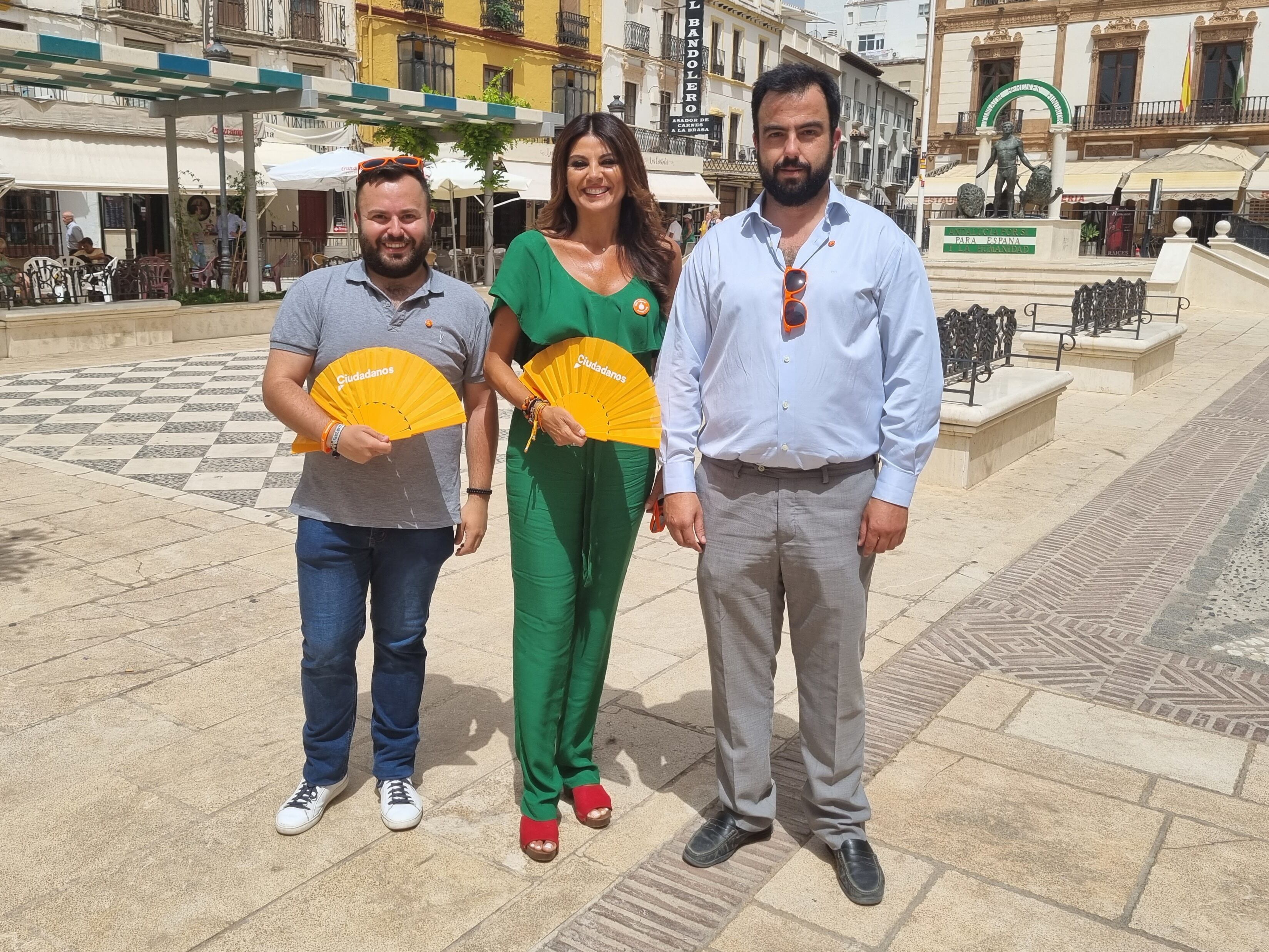 La candidata número uno por Málaga de Ciudadanos, Nuria Rodríguez, visitó Ronda este martes