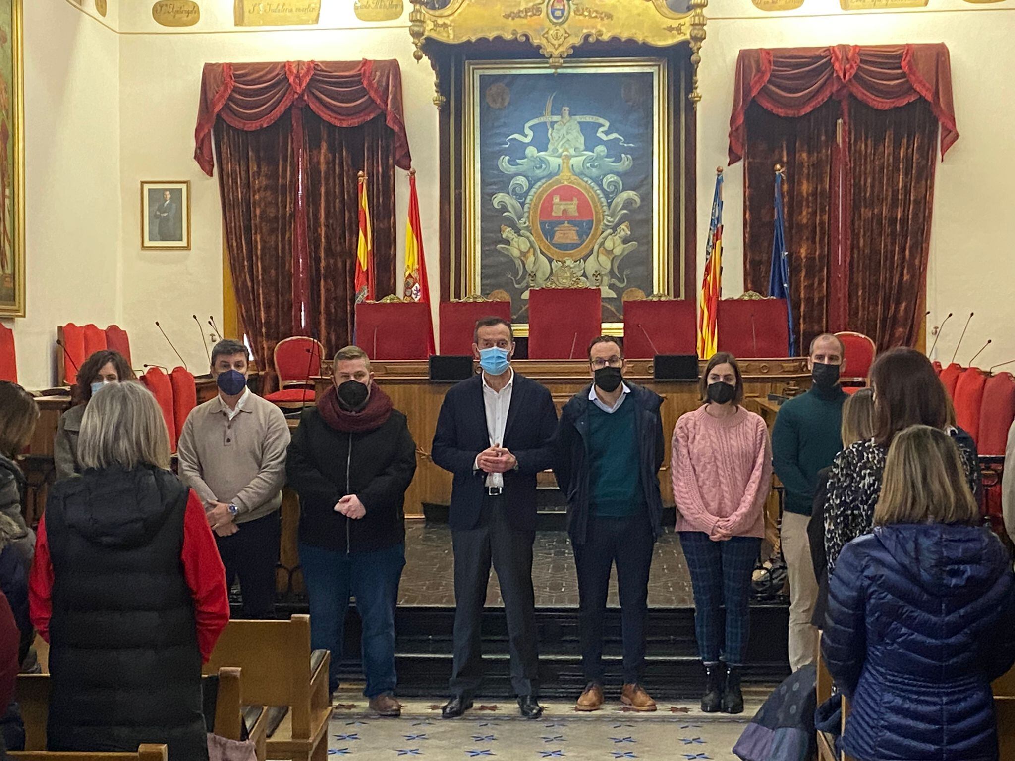 Minuto de silencio en Elche para condenar la violencia vicaria