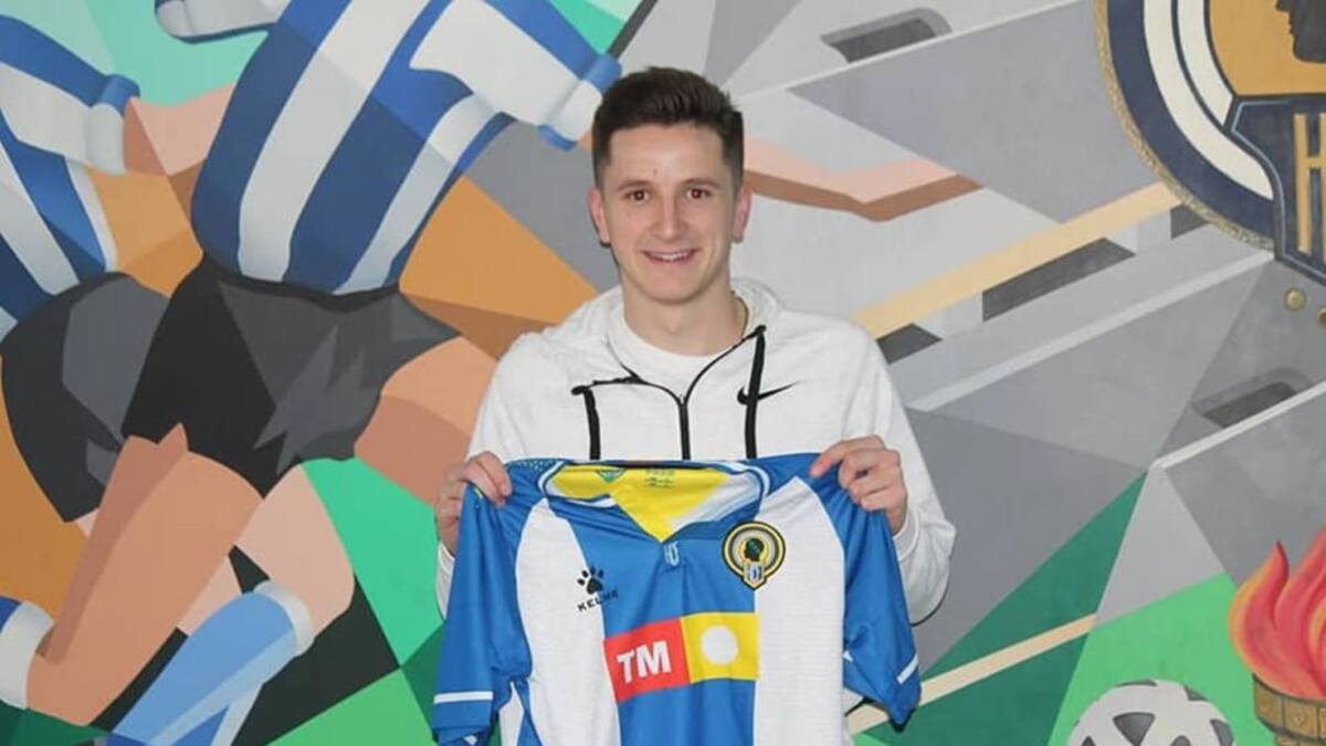 El Hércules se refuerza con el extremo Miguel Olavide y anuncia las bajas de Miranda y Carlos Martínez