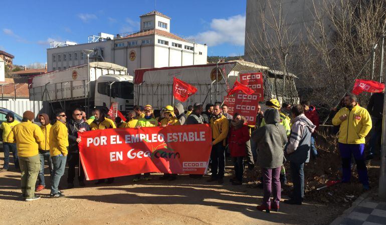 Concentración de CCOO ante GEACAM el pasado 21 de febrero