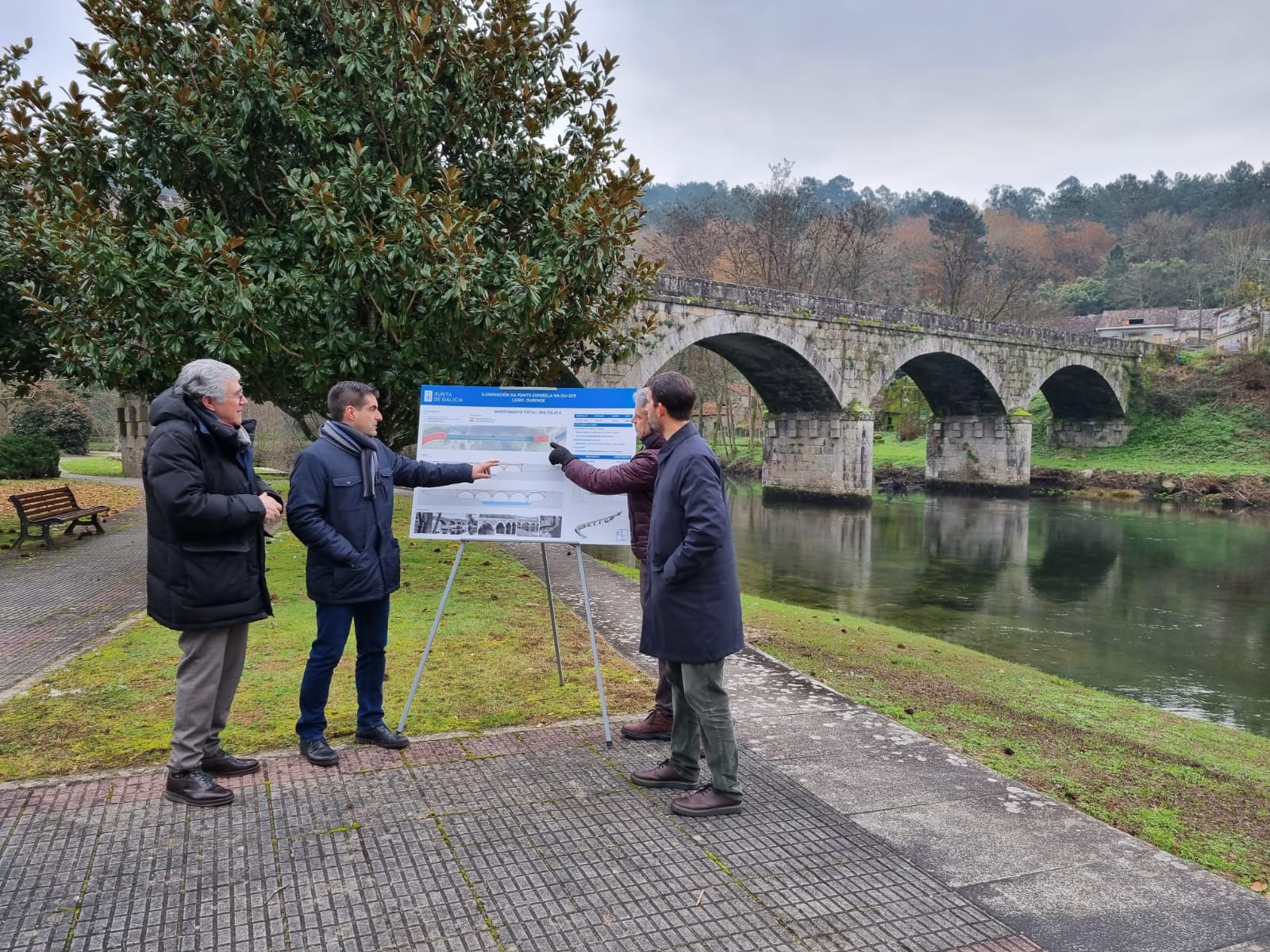 Visita institucional á Ponte Esperela, en Leiro