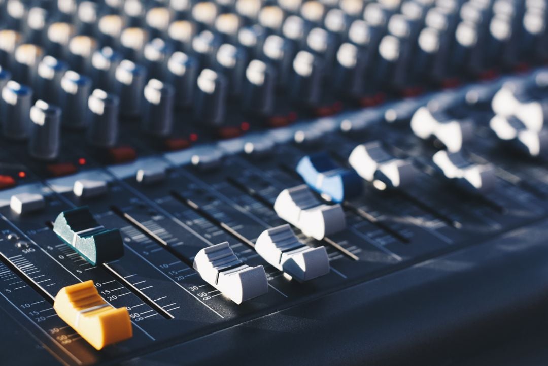 La Asociación de Técnicos de Medios Audiovisuales denuncia que muchos viven ya una situación agónica por la crisis derivada del Covid