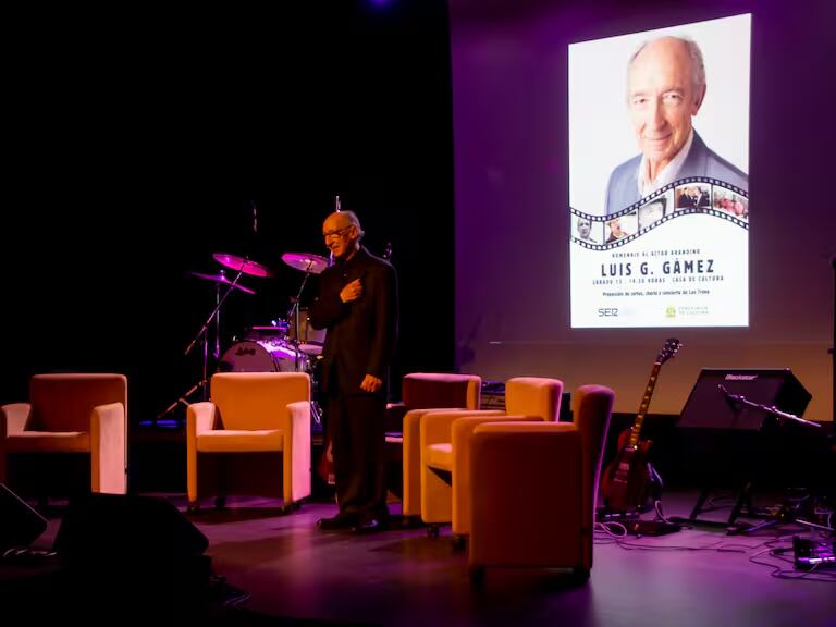 LUis G. Gámez en el homenaje recibido en abril de 2024 en la Casa de Cultura de Aranda