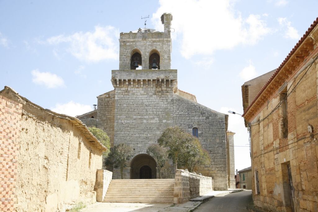 Iglesia de Nuestra Señora de Tovar en Meneses de Campos