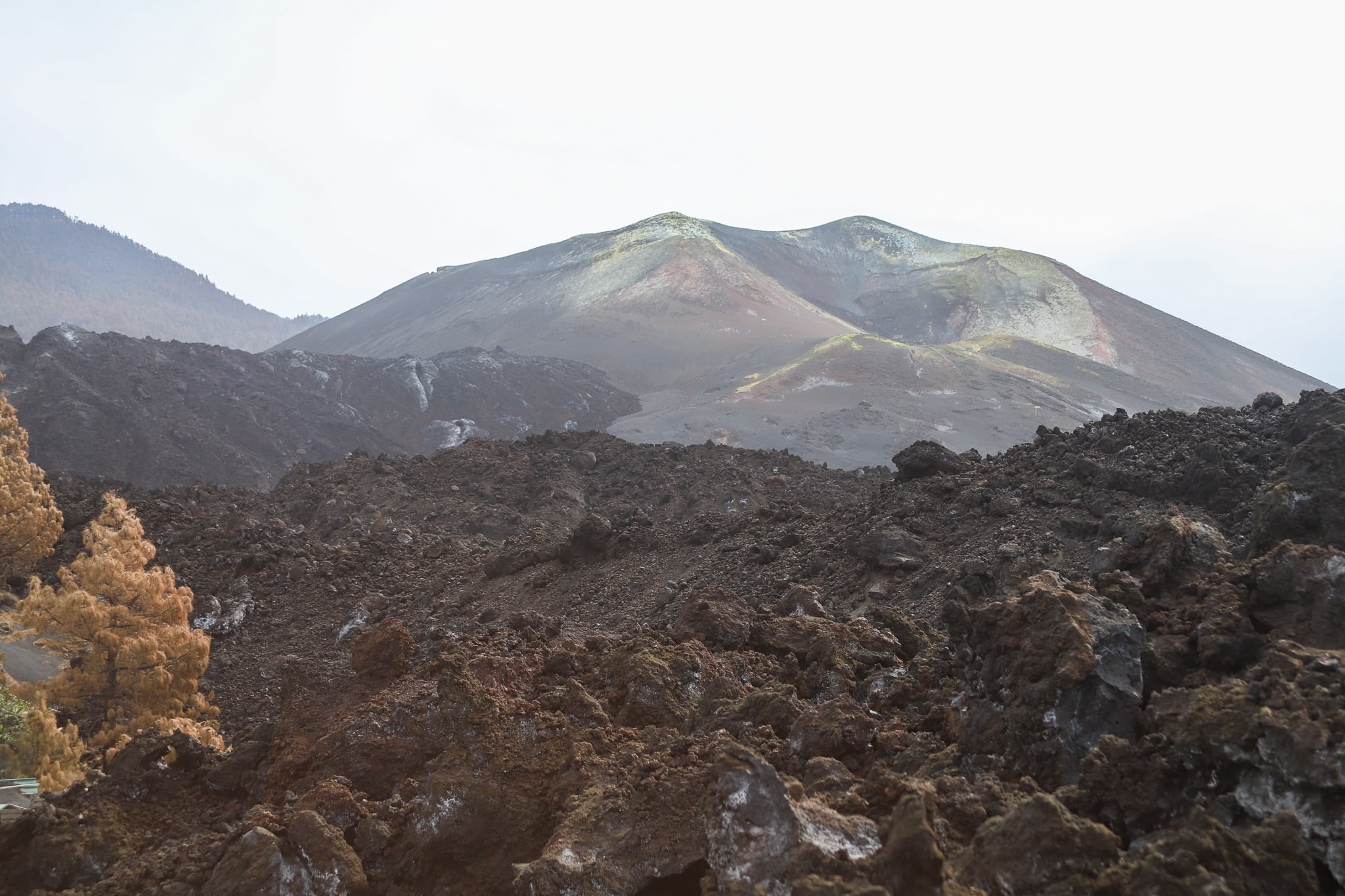 GRAFCAN231. EL PASO (LA PALMA) (ESPAÑA), 09/02/2022.-- Vistas de las coladas del volcán de La Palma desde la montaña de Tajuya casi dos meses después de finalizar la erupción de Cumbre Vieja. EFE / Luis G Morera
