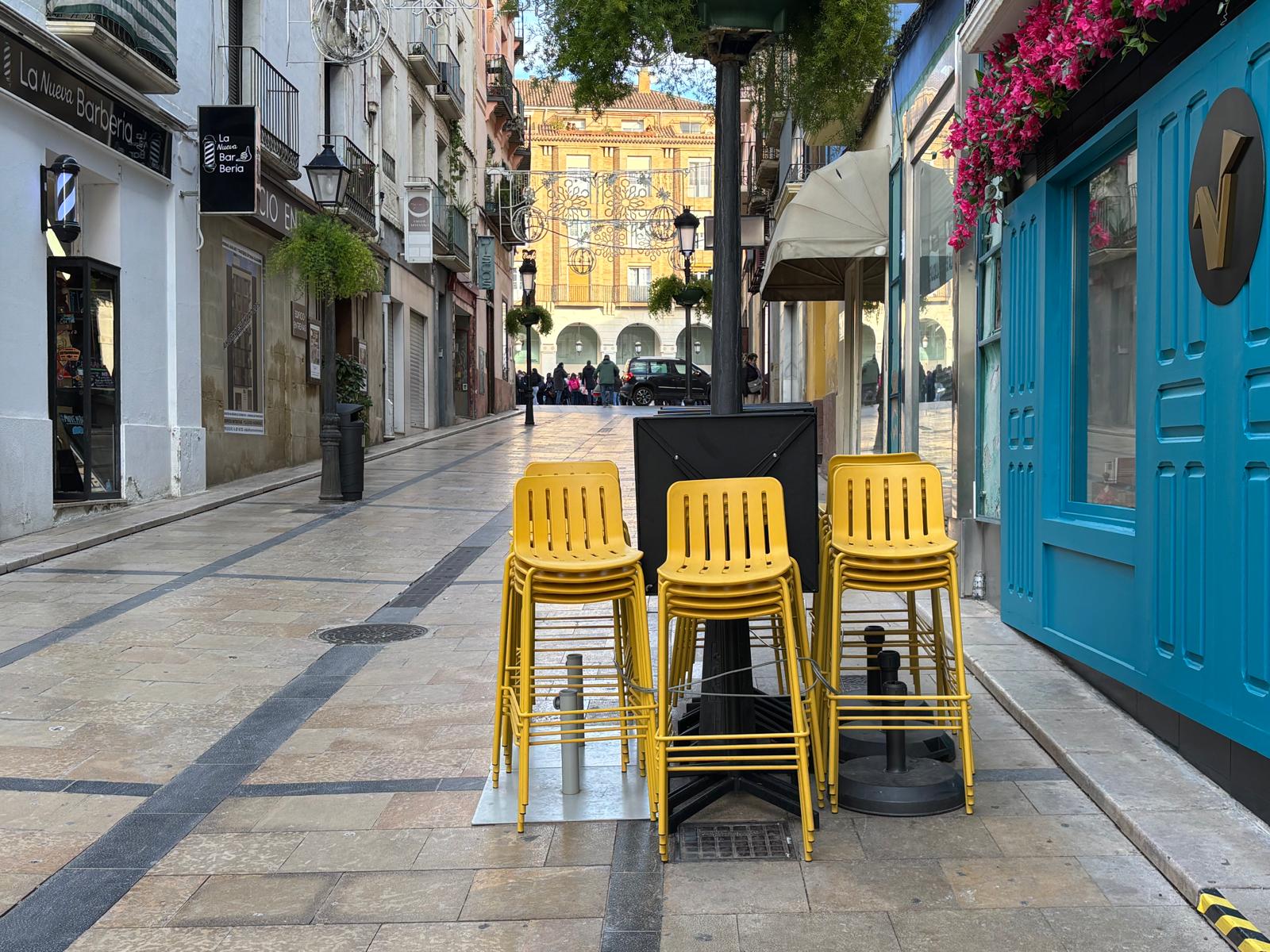 Mobiliario en la calle Villahermosa