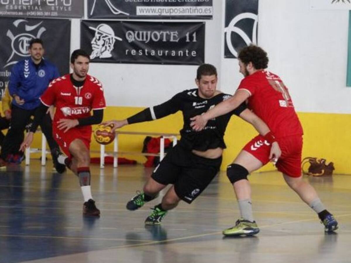 El Elda - C.E.E. sigue con su escalada (21-26)