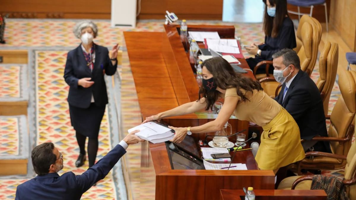 La mala relación con la presidenta de la Asamblea provoca bajas en su equipo