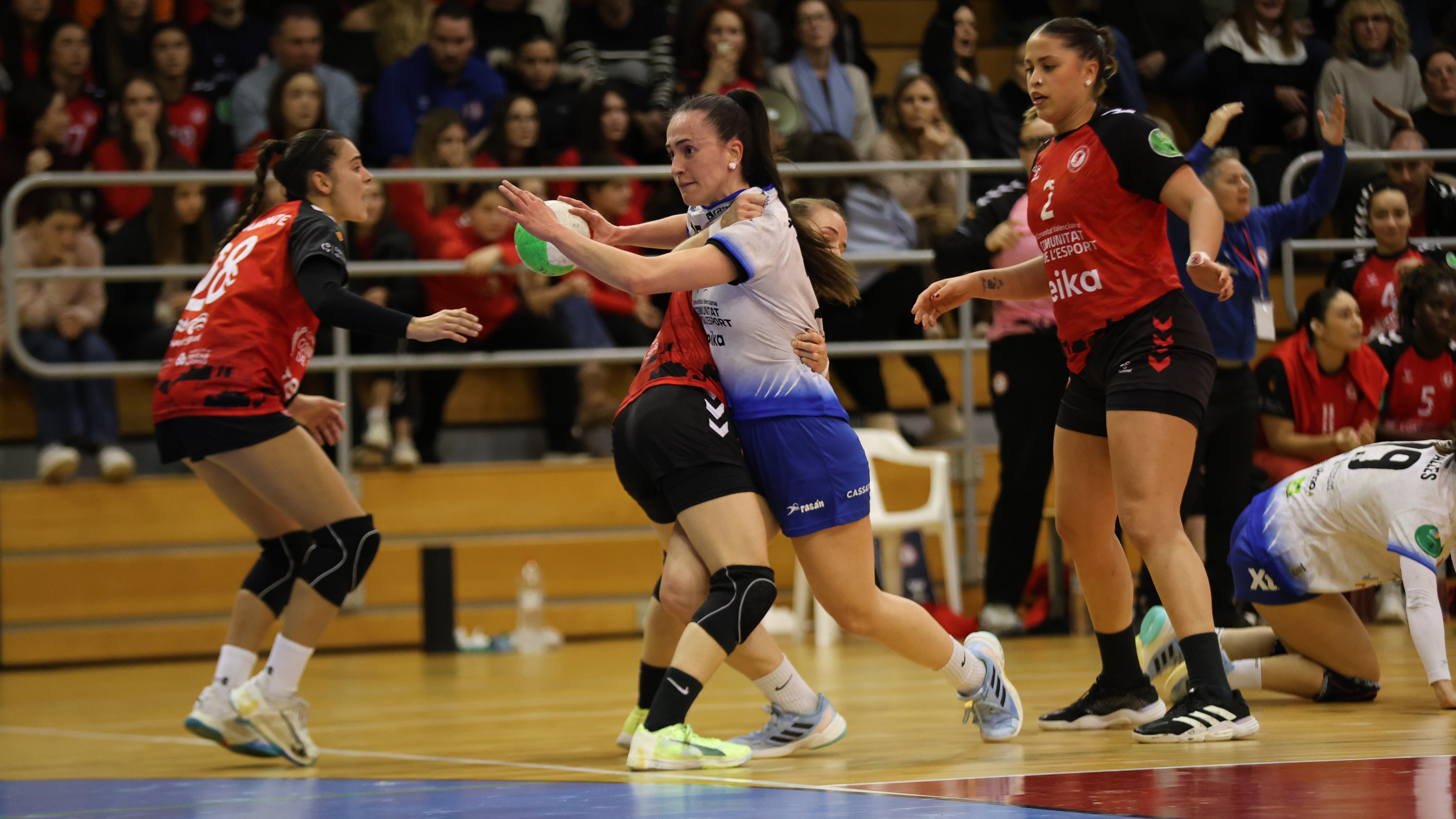 El Elda Prestigio salvó dos puntos de oro en Sagunto