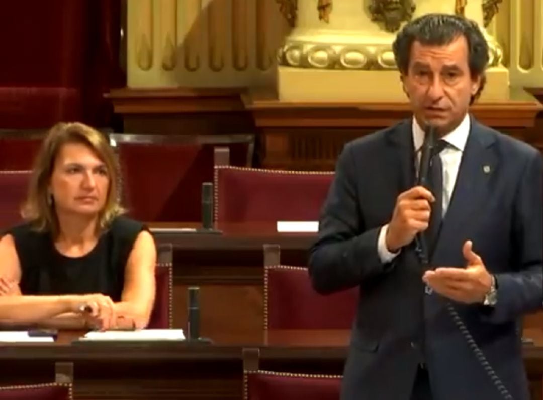 Biel Company interpelando a la presidenta Armengol en el Parlament