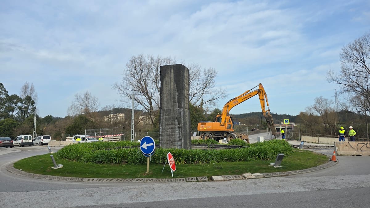 Torrelavega corta sin previo aviso el acceso a Sniace y a la A‑8 por las obras de la vía auxiliar del soterramiento