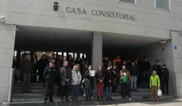 Concejales y vecinos de Parla han mostrado su repulsa al terrorismo