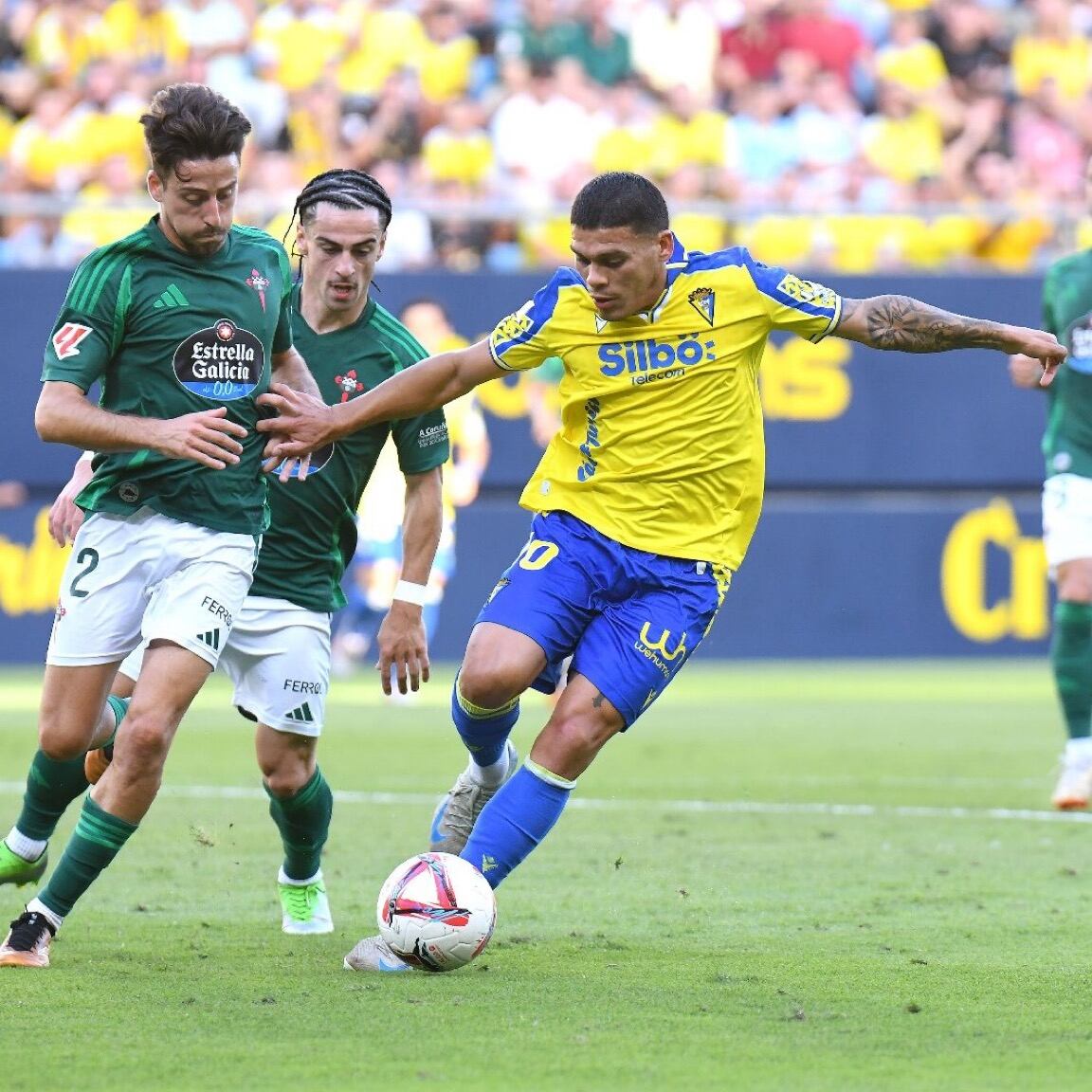 Brian Ocampo en la primera mitad del encuentro frente al Racing de Ferrol. Foto: Cádiz CF.