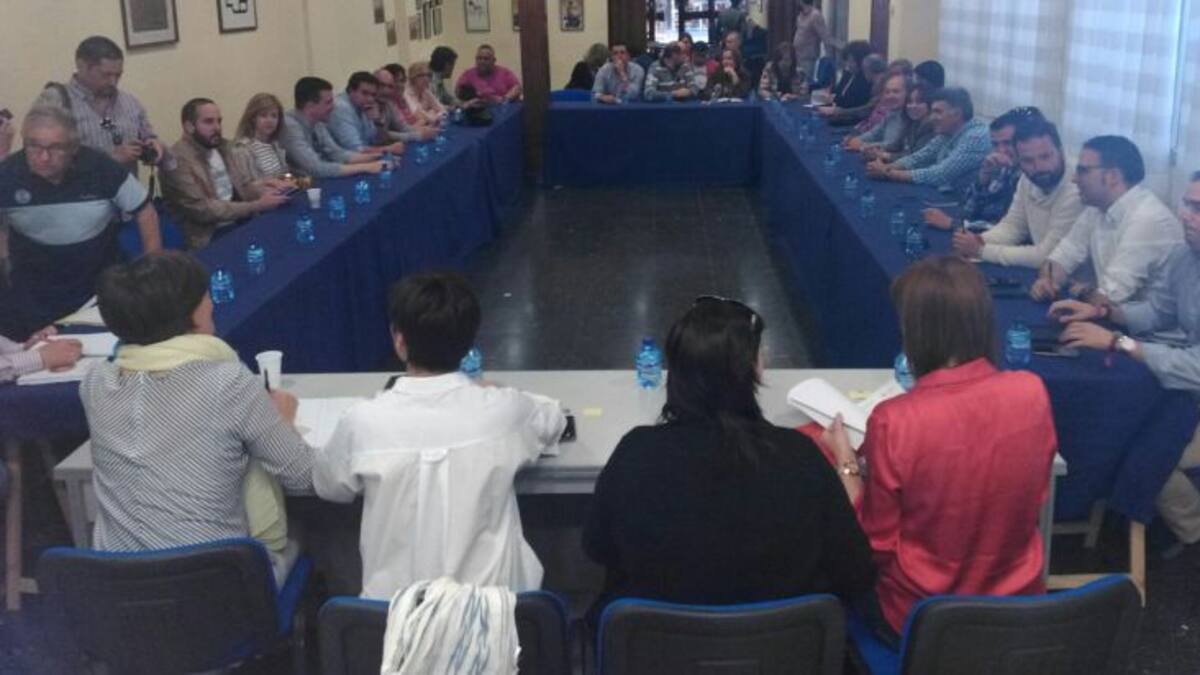 El PSOE descarta el sorpasso y señala al PP como único adversario de cara al 26 J