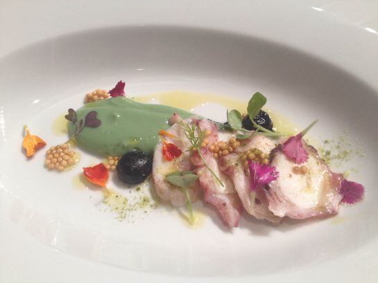 Salmorejo de crucíferas con pulpo y semilla de mostaza (Juanjo Ruiz, La Salmoreteca).