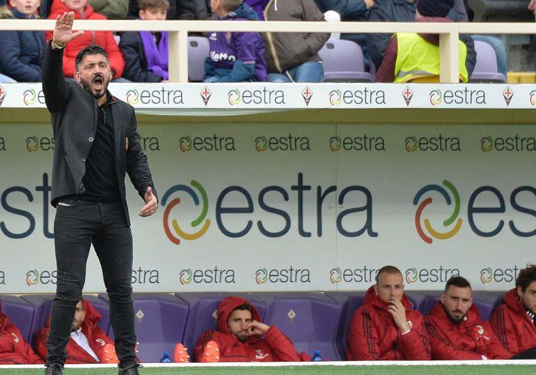 Gattuso ordena a su equipo en Florencia