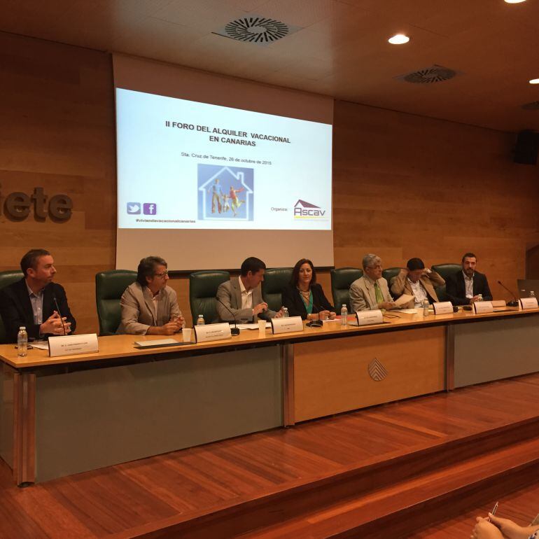 El director del Departamento Promoción de la Competencia, Antonio Maudes durante la celebración del Foro de Alquiler Vacacional. 