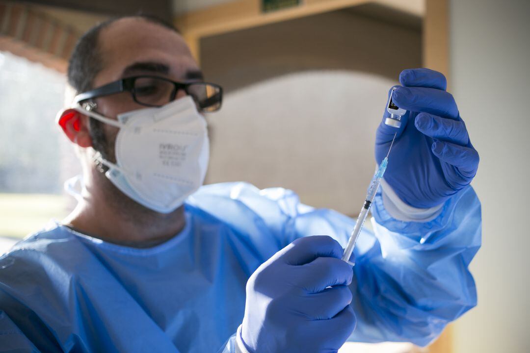 La tasa de contagio sigue bajando este miércoles en la provincia de Jaén, sin embargo el número de contagiados es mayor