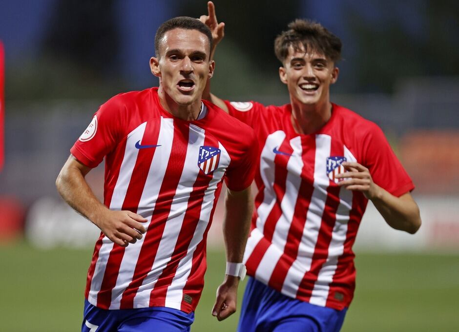 Diego Bri celebrando su gol contra el Antequera