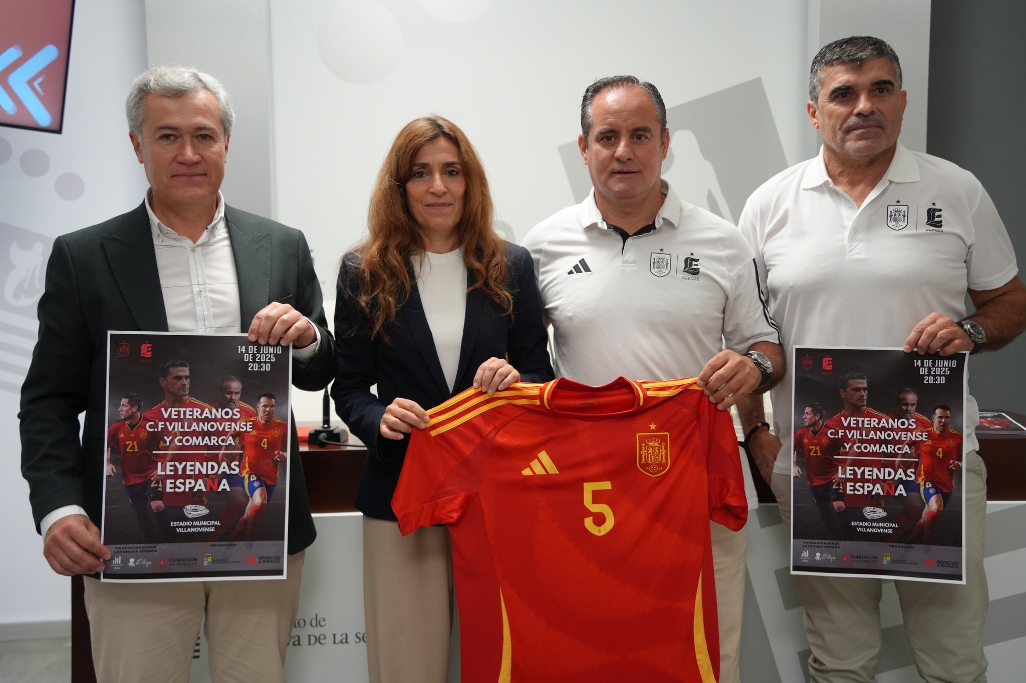 Leyendas España jugará un partido con los veteranos del CF Villanovense el 14 de junio