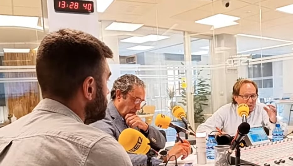 De izquierda a derecha, los candidatos de Vox, PP y PSOE en el debate de Radio Aranda