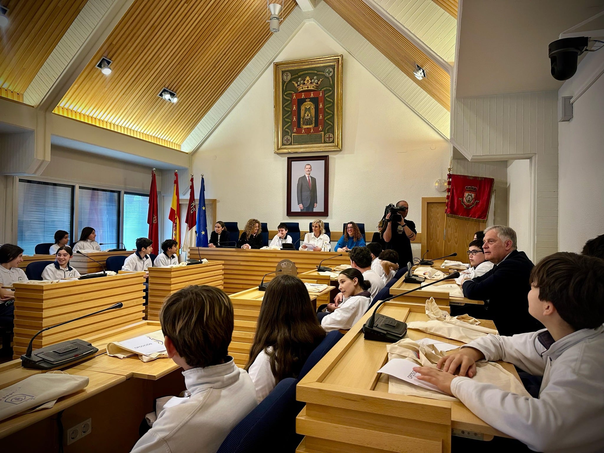 Visita de escolares en el salón de plenos del Ayuntamiento de Ciudad Real