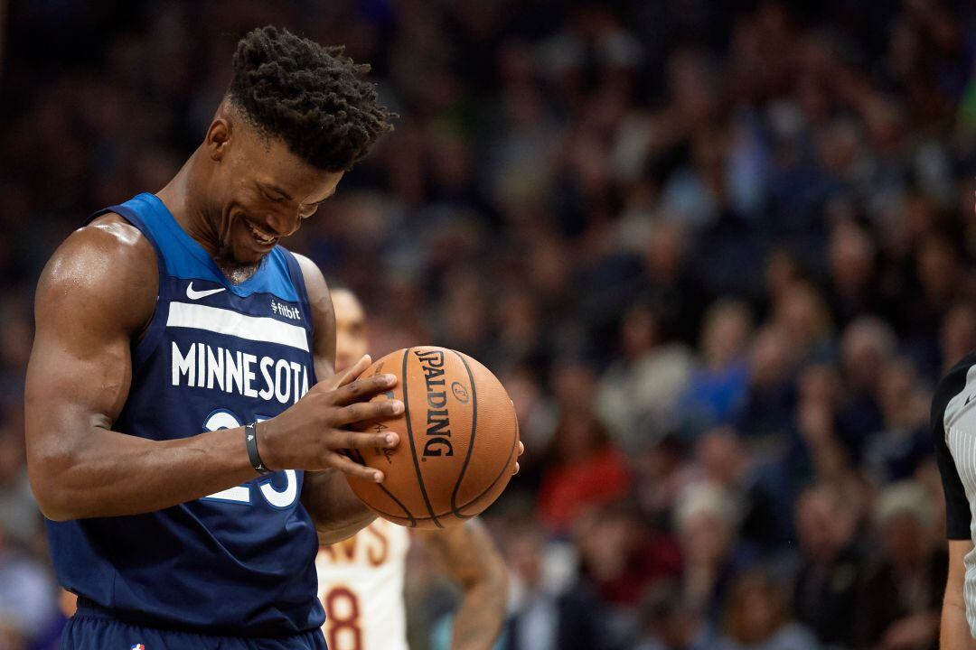 Butler con Minnesota en un partido contra Cleveland esta temporada