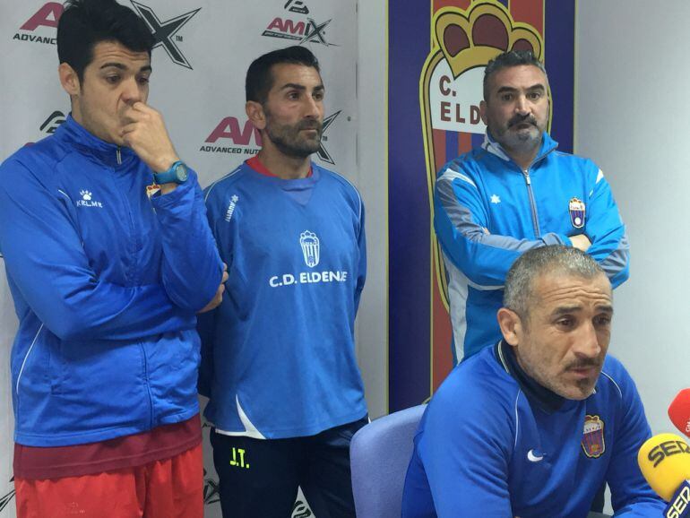 Galiana escoltado por sus ayundantes