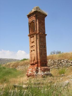 Huesa del Común, peirón de San Miguel, antes del deterioro