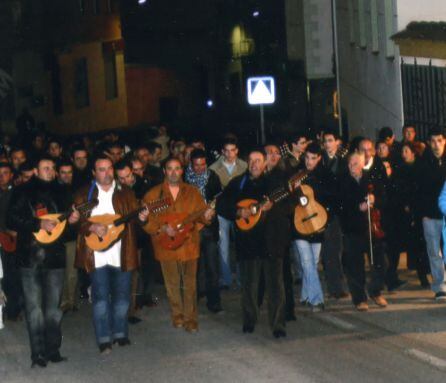 Canto de las &#039;albadas&#039; en Mira.