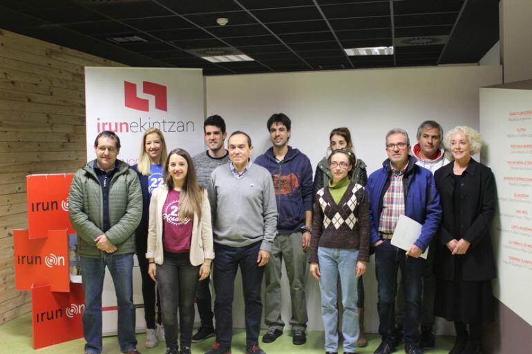 Foto de familia de los participantes en Irun Lab