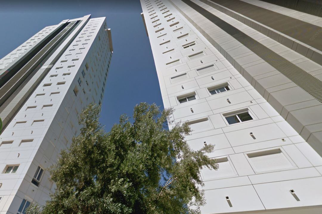 Vista de las dos torres de Gemelos 28