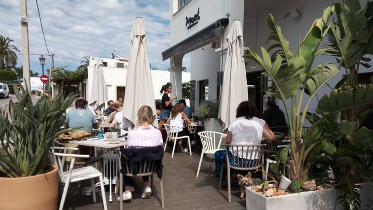 Comerciantes y restauradores vaticinan unas cascada de ERTEs y cierres de negocios