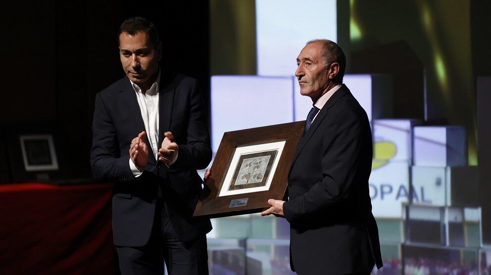 Cipriano Rodríguez, presidente de Agropal, recibe el premio a Mejor Empresa Agroalimentaria del Año de los Premios La Posada