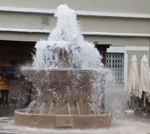 Fuente de los 16 chorros de Villalonga durante la mañana del 13 de noviembre.