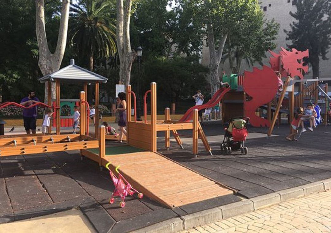 Parque infantil en el María Cristina.