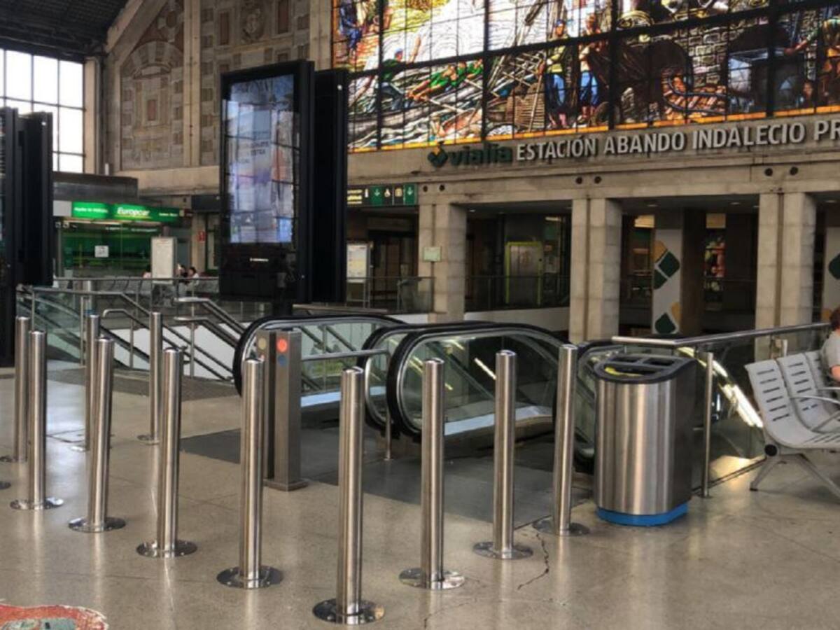 Renfe pone en marcha el lunes la tarjeta sin contacto en Cercanías de Bilbao