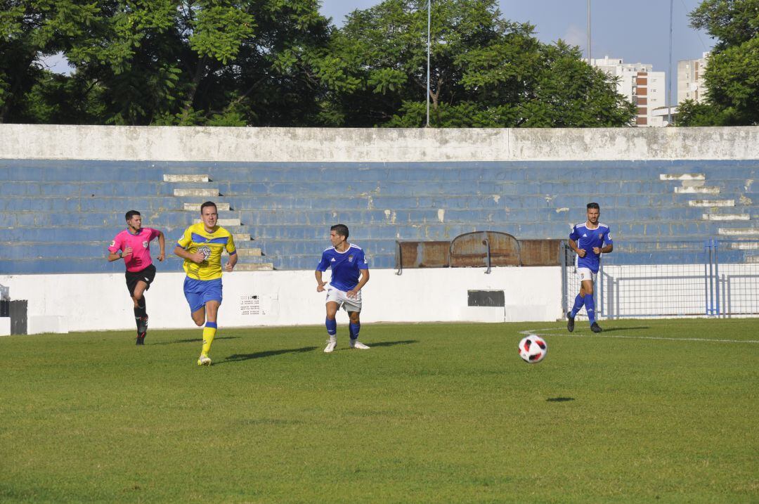 Imagen del  último partido disputado ante el Conil en La Juventud