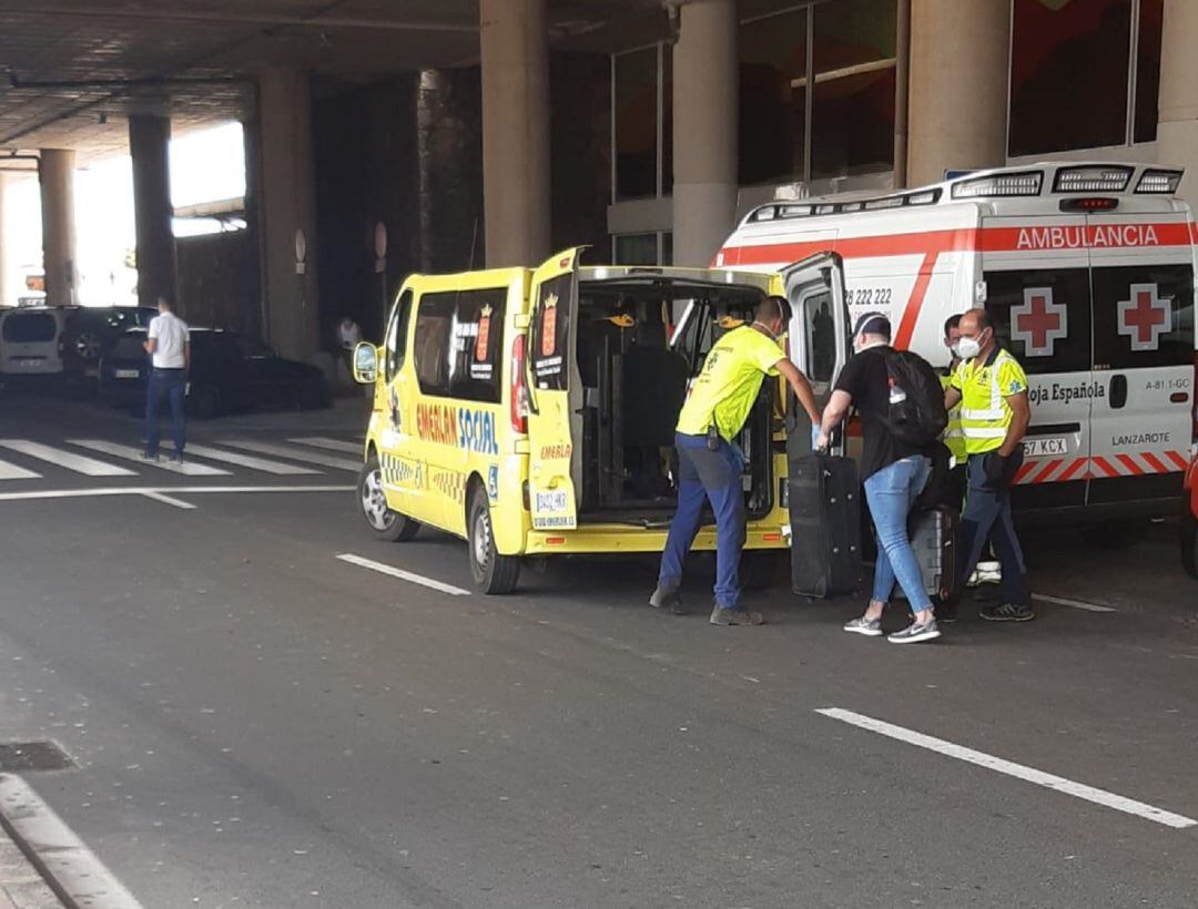Traslado de pasajeros del vuelo Madrid-Lanzarote.