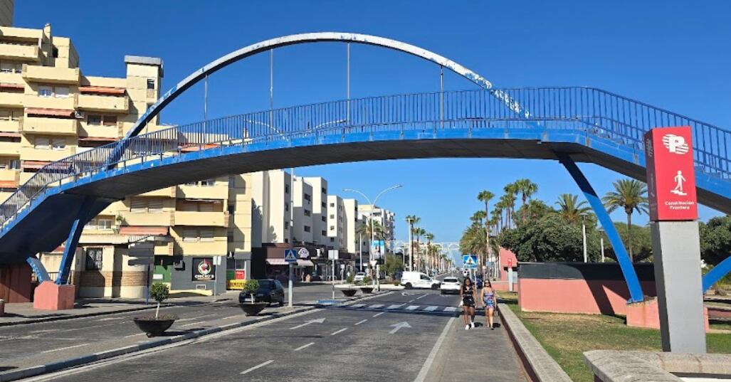 Puente en la avenida del Ejército