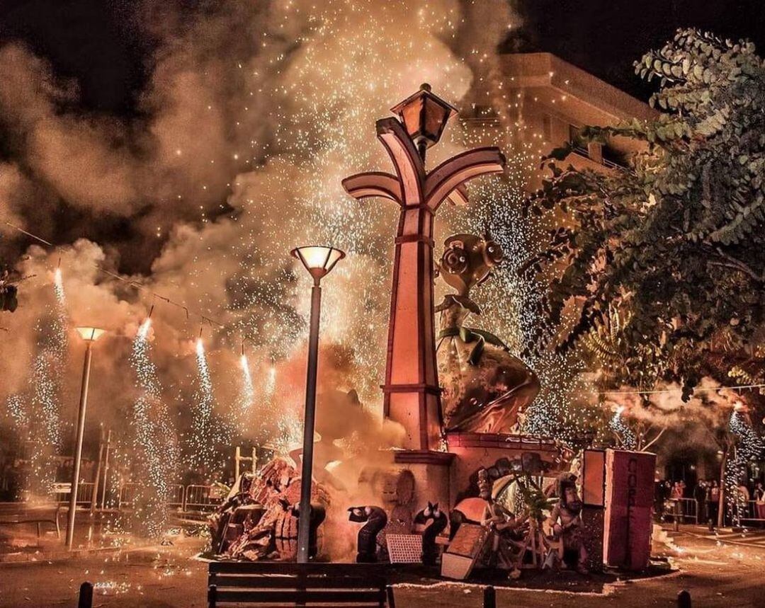 Cremà de fallas en Gandia