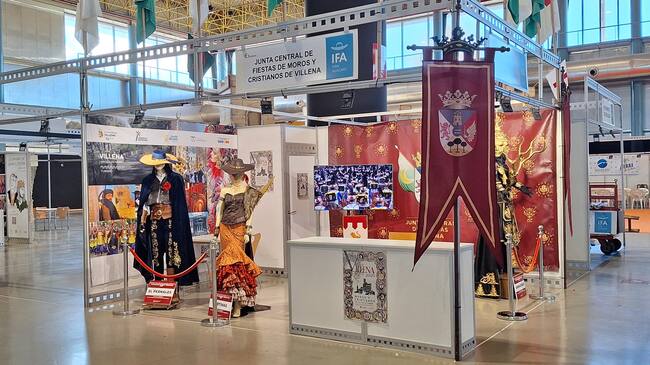 La Junta Central de fiestas de Villena en Expofiesta
