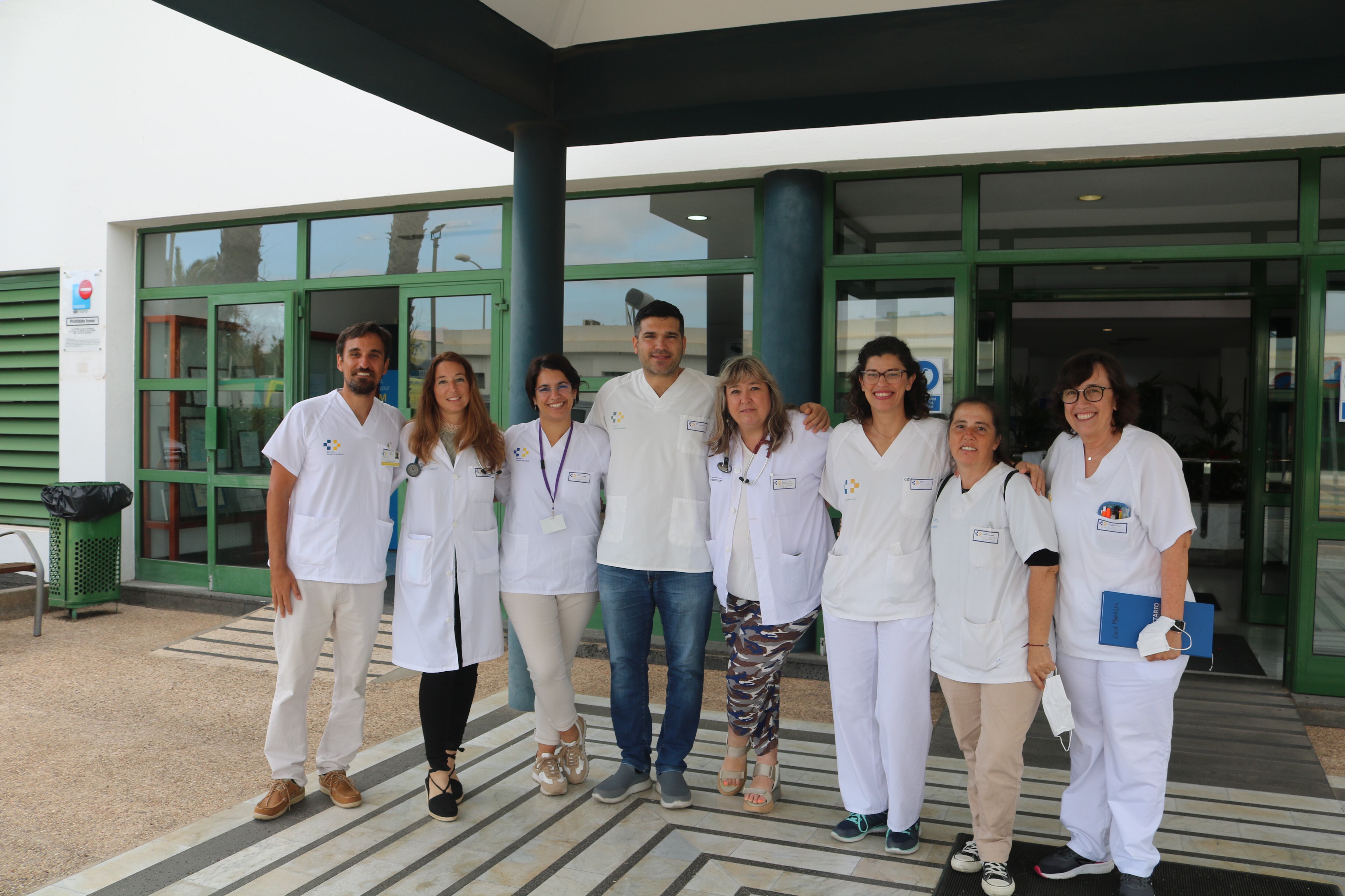 Equipo de la unidad multidisciplinar del hospital universitario Doctor José Molina Orosa de Arrecife.